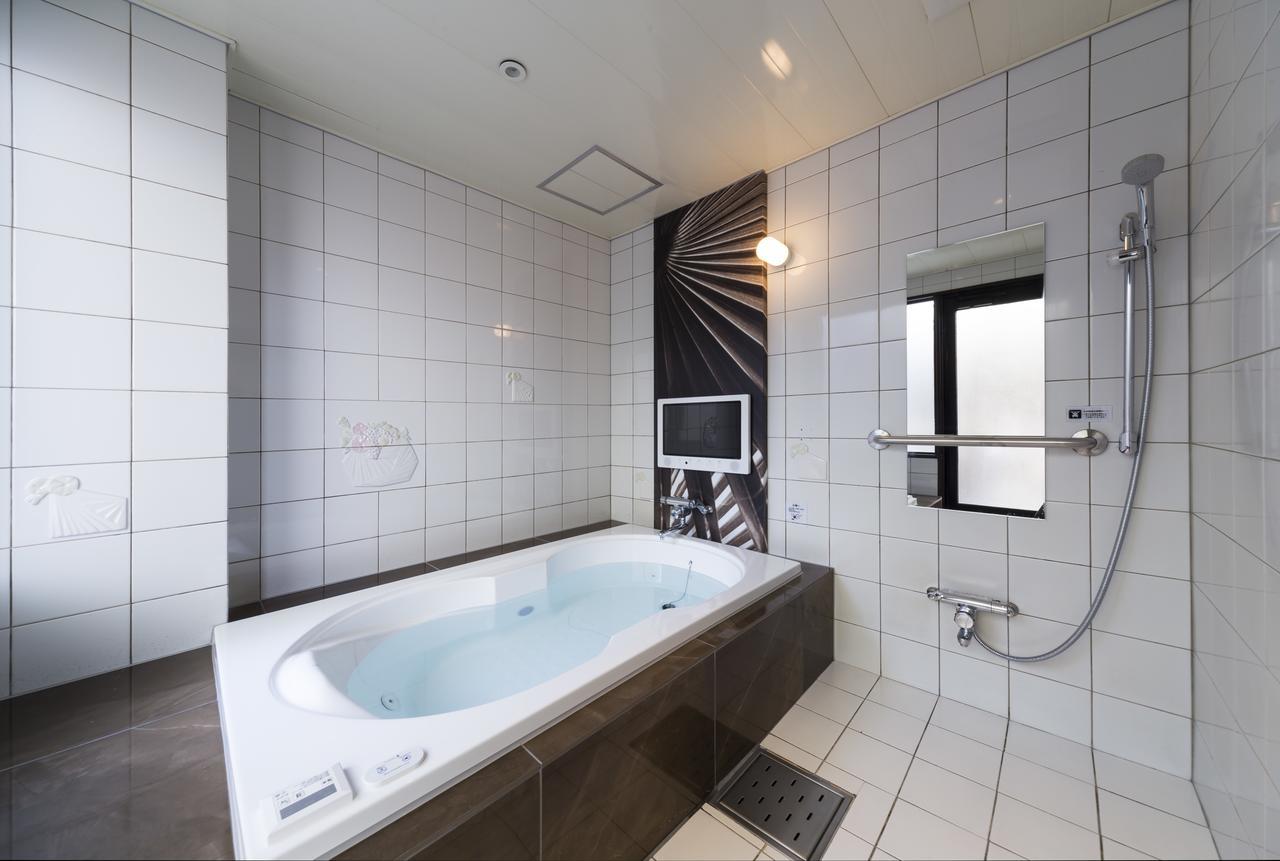 Toyokawa Hotel Plant Garden Resort (Adults Only) מראה חיצוני תמונה