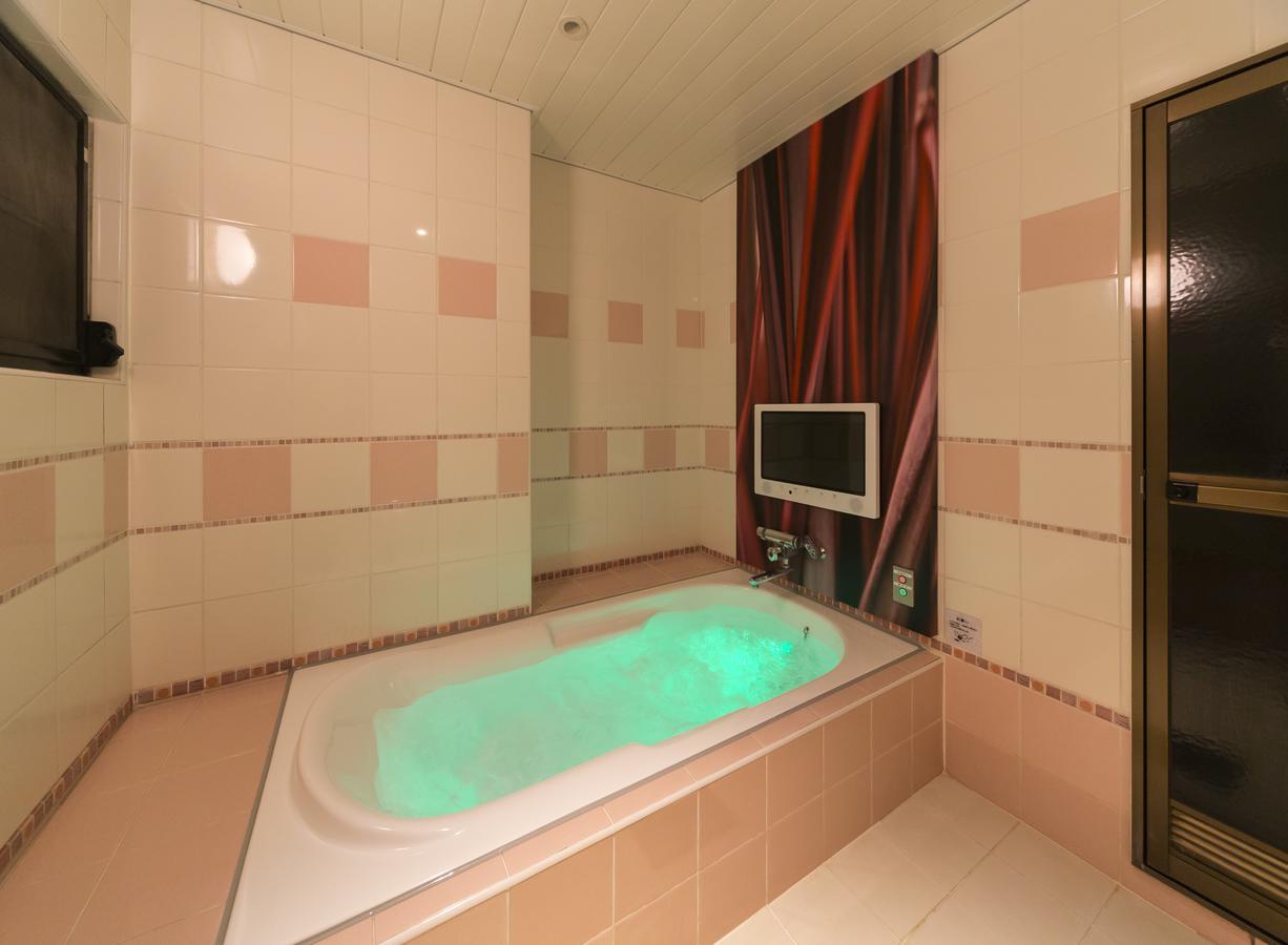 Toyokawa Hotel Plant Garden Resort (Adults Only) מראה חיצוני תמונה