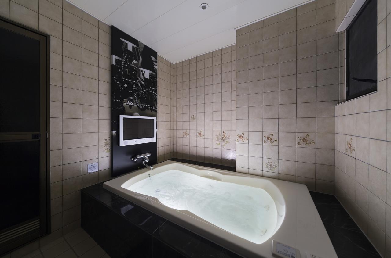 Toyokawa Hotel Plant Garden Resort (Adults Only) מראה חיצוני תמונה