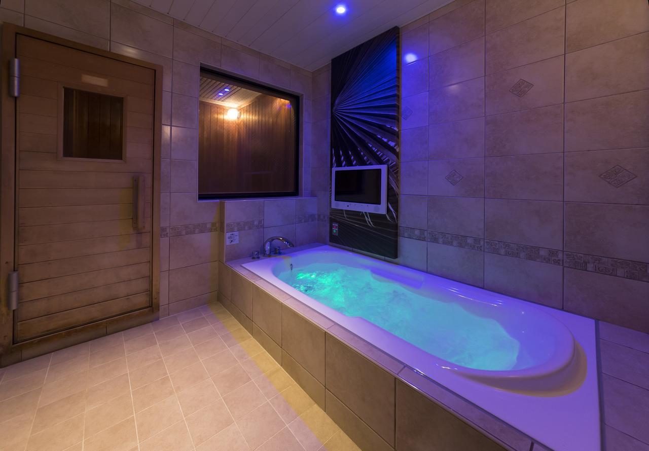 Toyokawa Hotel Plant Garden Resort (Adults Only) מראה חיצוני תמונה